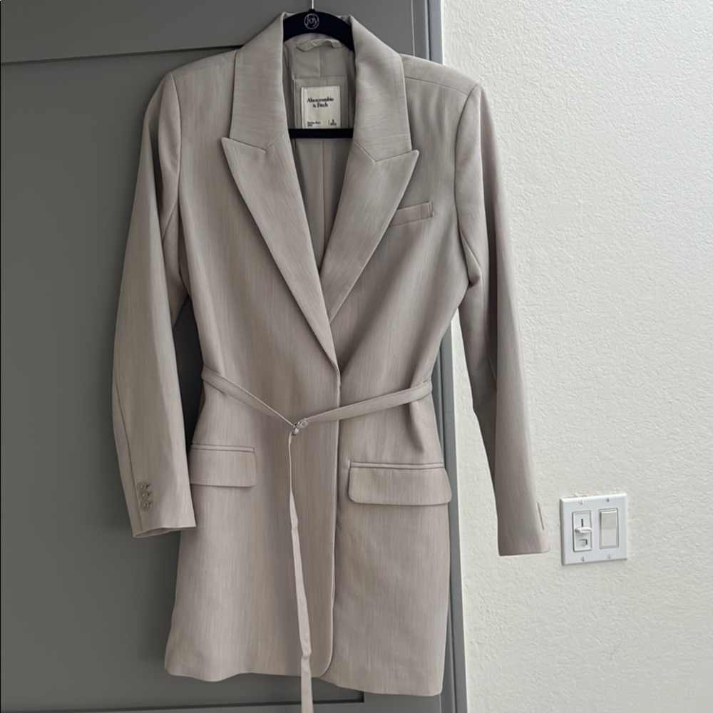 Elegant Gray Women's Blazer Coat